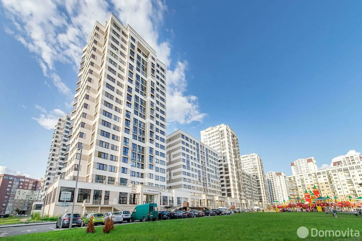 Green ул петра мстиславца 11 минск фото Снять 1-комнатную квартиру на сутки по ул. Петра Мстиславца, д. 8 в Минске Перво