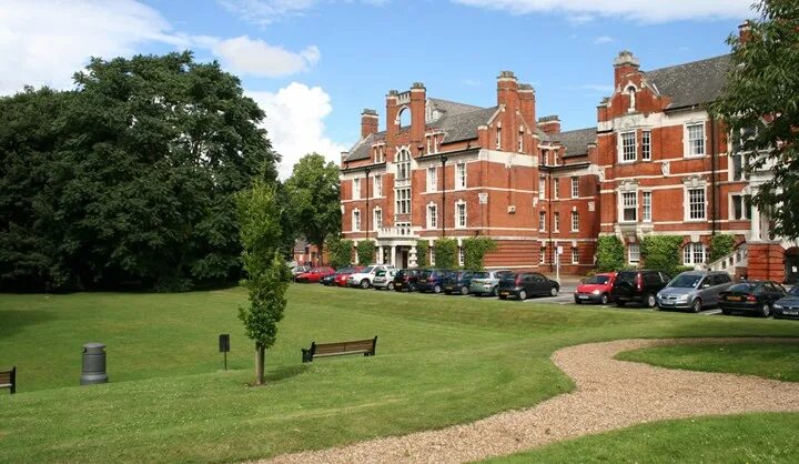 Greenwich дружный пер 2 фото London Greenwich University - Medway - St Andrews College High Quality English L