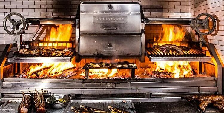 Grill центральная площадь 6 фото Угольно-дровяные грили GRILLWORKS - купить в АЛТЭК
