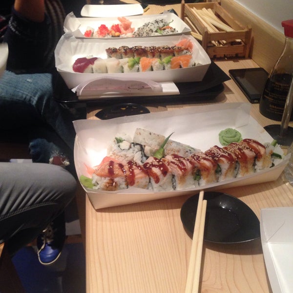 Grizzly sushi ул карла либкнехта 18 фото Photos at Koi Sushi Street - Sushi Restaurant in Χαλάνδρι