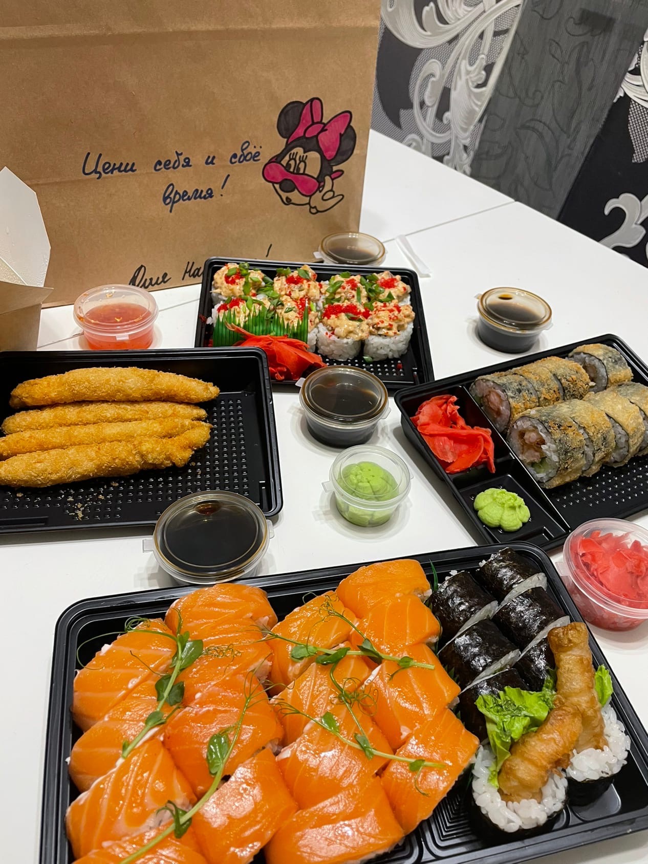 Grizzly sushi ул карла либкнехта 18 фото Меню и цены "Японские мишки" в Салехарде - Яндекс Карты