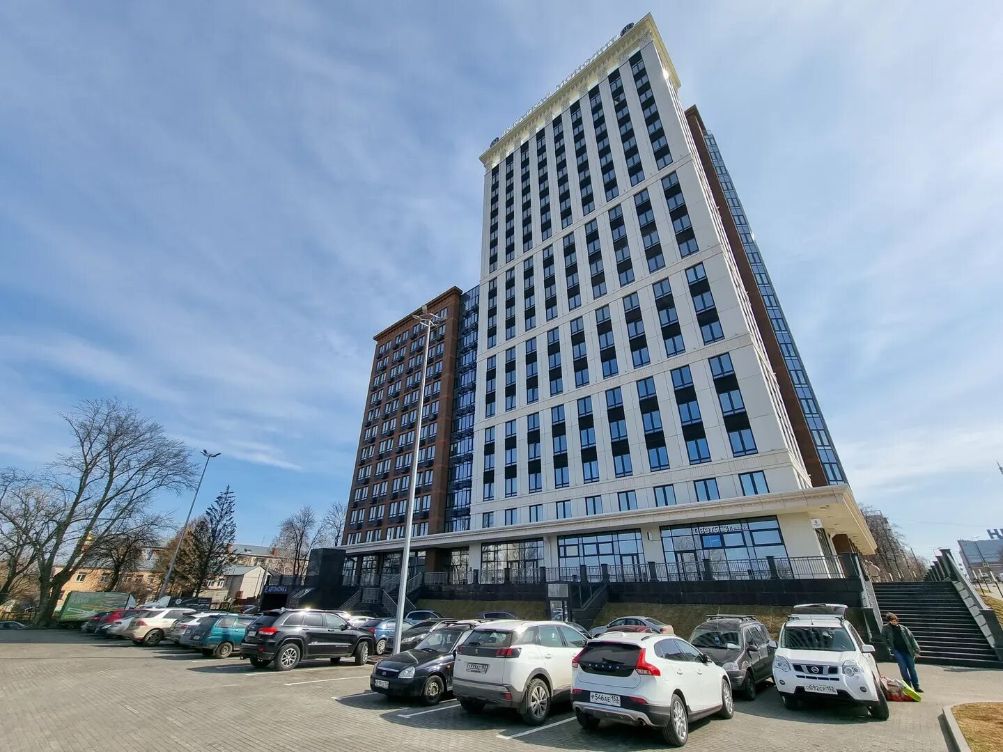 Groom ул максима горького 23а фото Особенности жилья посуточно Просторная студия KM Tower Plaza в Нижнем Новгороде,