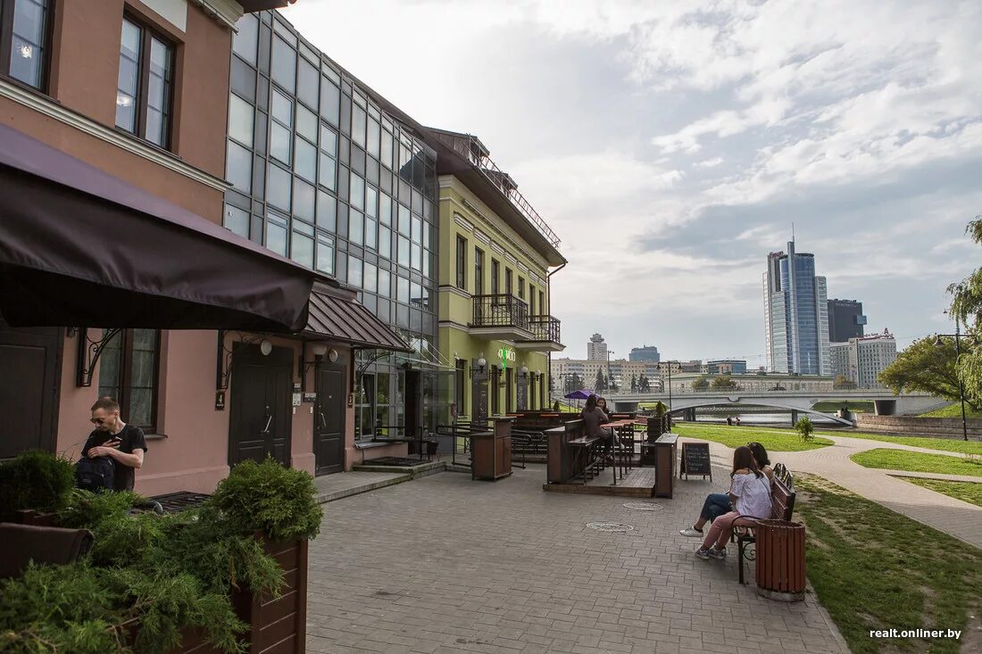 Groshi зыбицкая ул 6 минск фото Как Зыбицкая, куда 10 лет назад было страшно зайти, стала первой бар-стрит в Мин