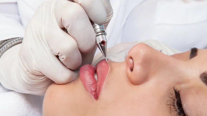 Grushka перманентный макияж Татуаж губ в Твери, стоимость услуги с растушевкой