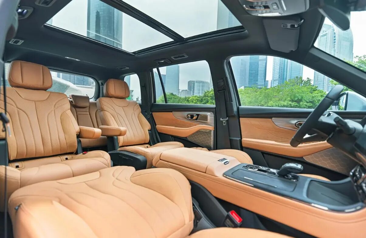 Gs8 фото салона Компания GAC обновила большой кроссовер GAC GS8 с мощным мотором