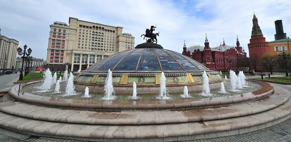 Guess москва манежная площадь фото Парки, площади и улицы: в столице запустили фонтаны / Новости города / Сайт Моск