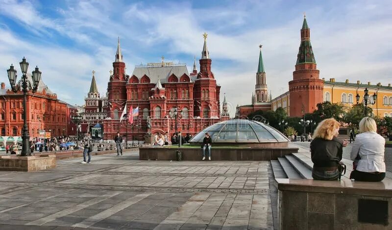 Guess москва манежная площадь фото Moscow, Russia - May 24, 2015: the State Historical Museum of Ru Editorial Photo