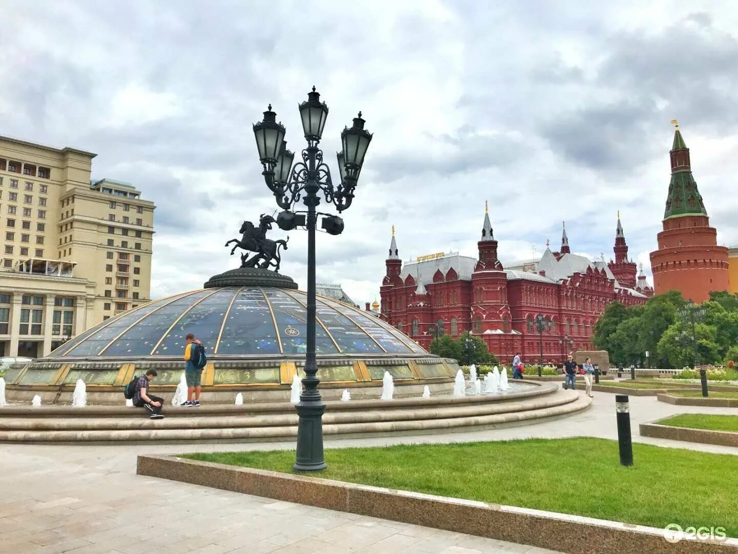 Guess москва манежная площадь фото Манежная площадь москва фото - Красивые площади москвы - фото. tre-i-dnr.ru