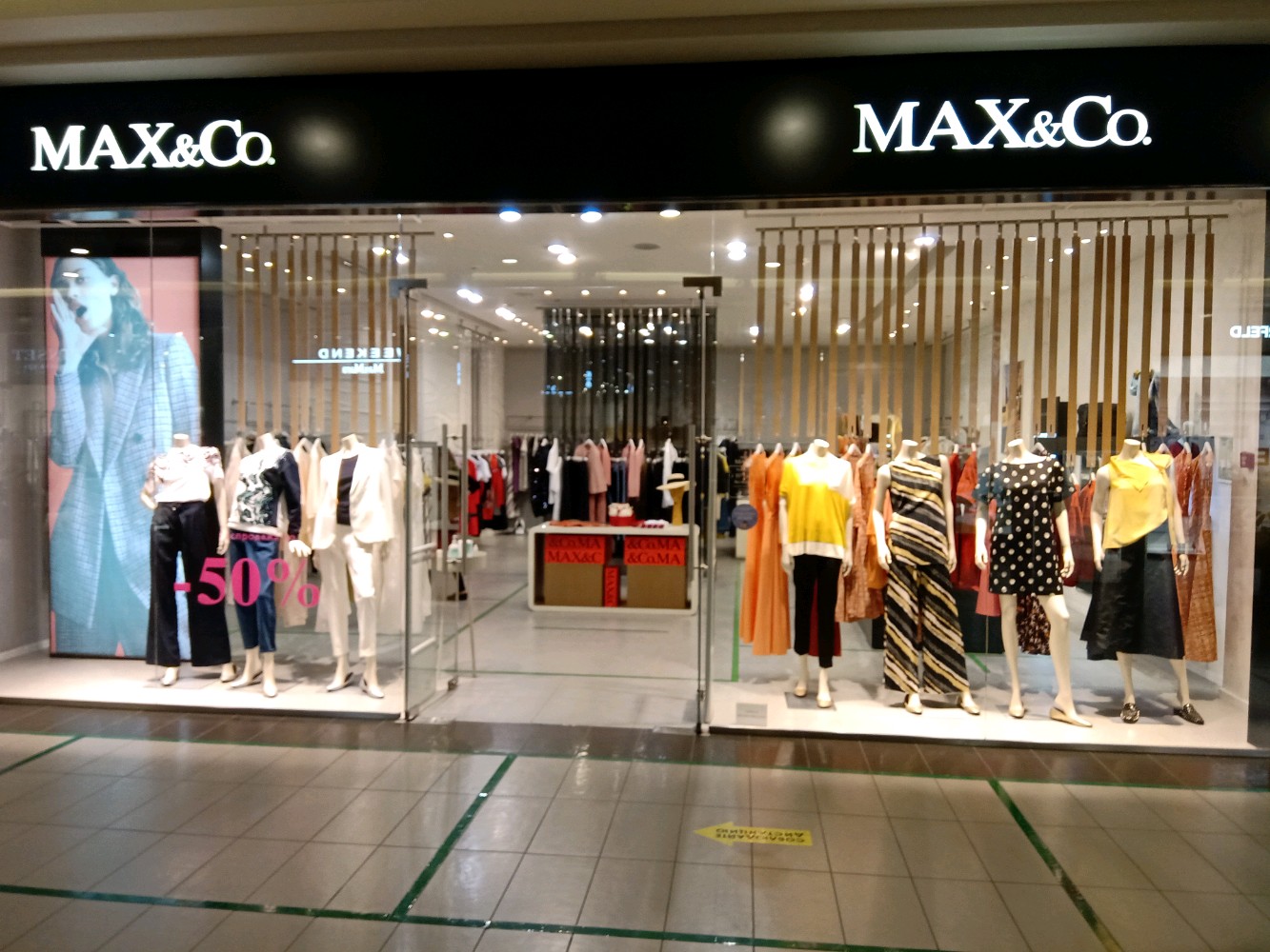Guess просп михаила нагибина 32ж фото Max&Co, магазин одежды, просп. Михаила Нагибина, 32Ж, Ростов-на-Дону - Яндекс Ка