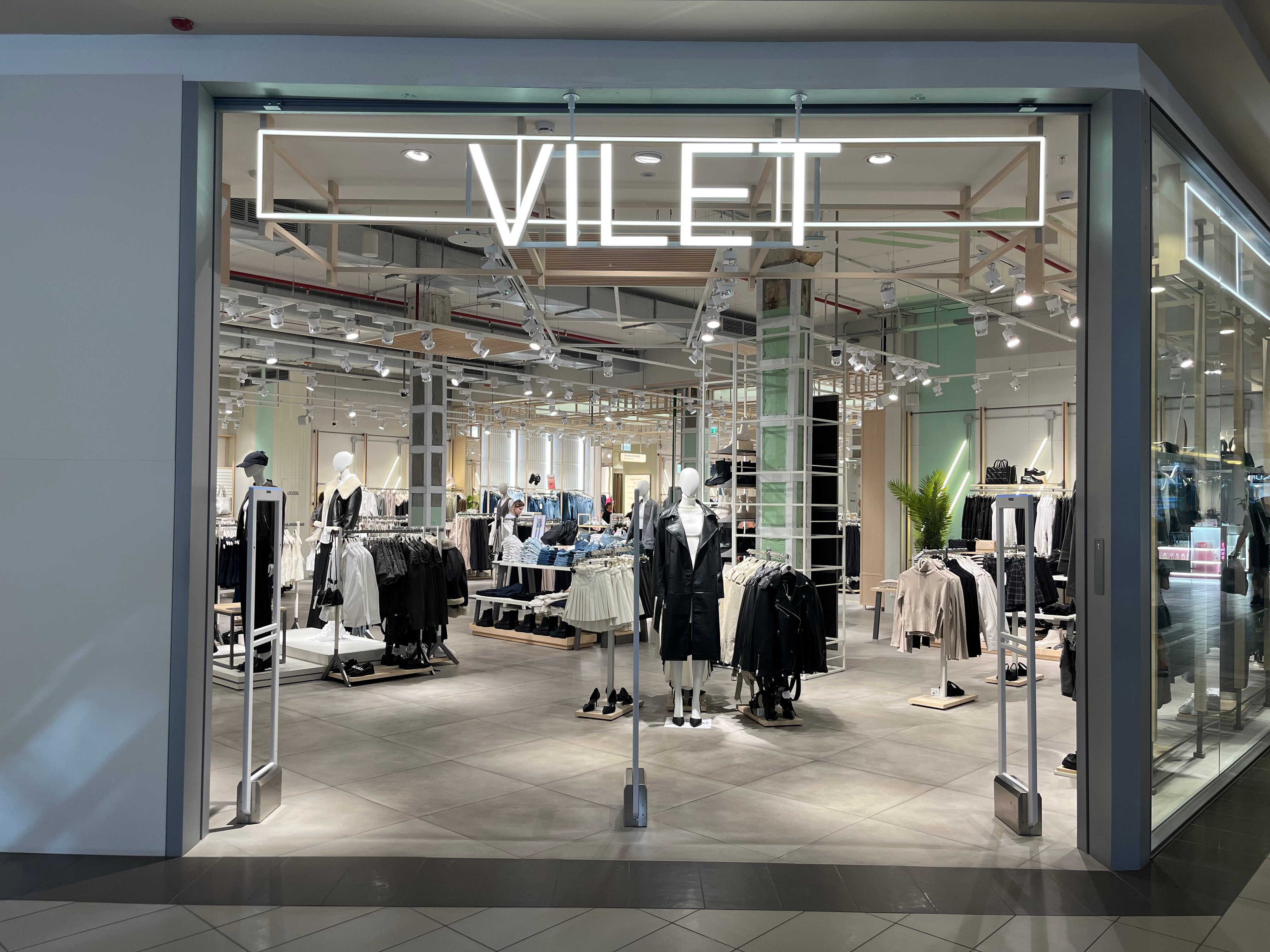 Guess просп михаила нагибина 32ж фото clothing's store's Vilet in specifics, Mikhaila Nagibina Avenue, 32Ж - Yandex Ma