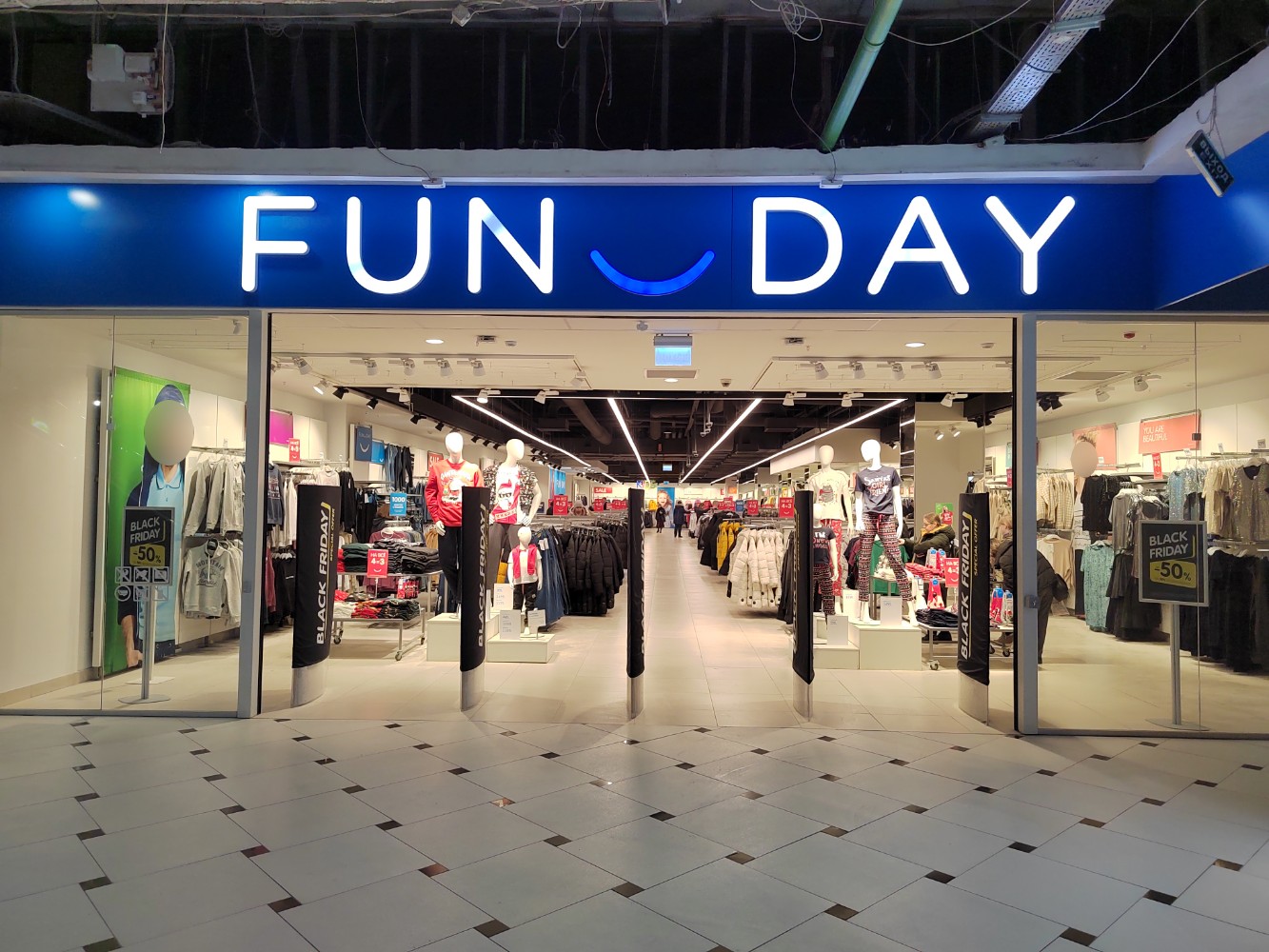 Guess ул 8 марта 46 екатеринбург фото Отзывы о "FunDay" на Геологической, Свердловская область, Екатеринбург, улица 8 