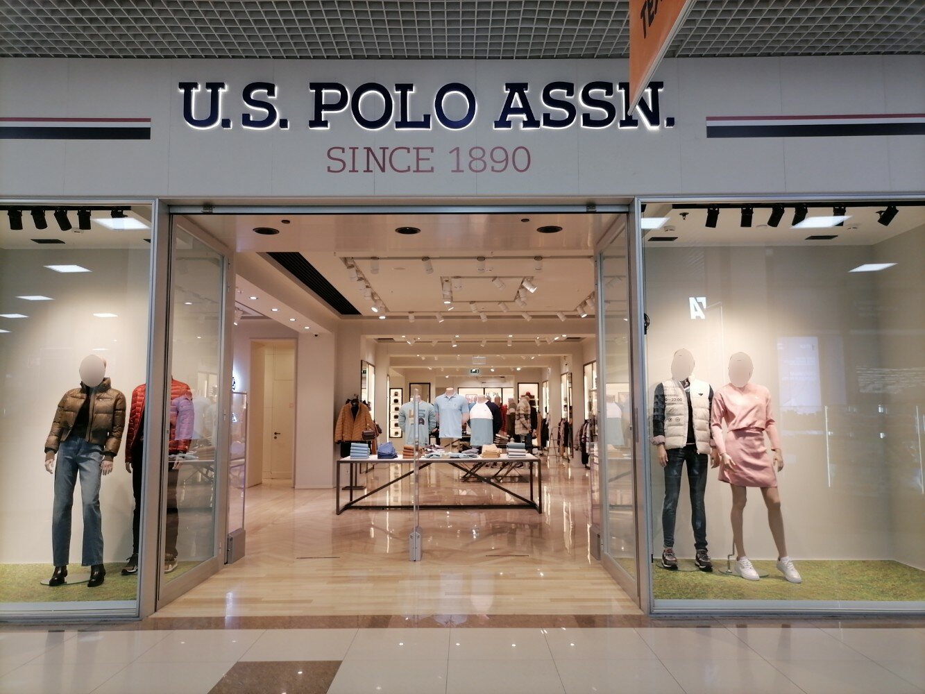 Guess ул имени дзержинского 100 фото Фото: U. S. Polo Assn, магазин одежды, ул. имени Дзержинского, 100, Краснодар - 