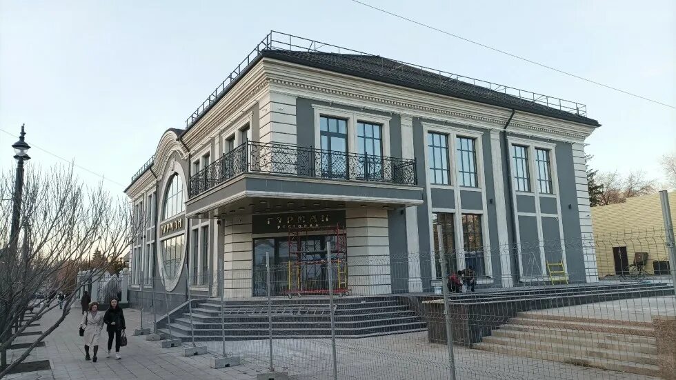 Gurman ул ленина 40 фото Игорь Коновалов: "Архитектурная критика - ресторан "Гурман" мясного "короля" Тем