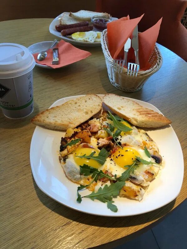 Gussi coffee ул максима горького 14 фото Кофейня Traveler`s Coffee на улице Максима Горького, 14 - отзывы, фото, онлайн б