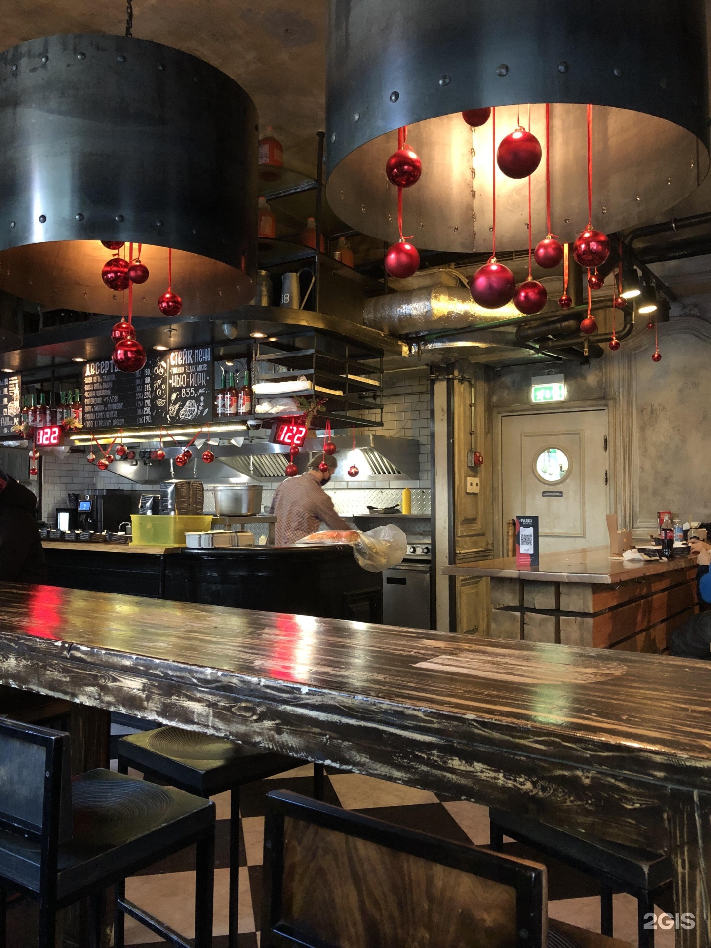 Gussi никольская ул 12 фото #Farш, бургерная, Гостиница Никольская, улица Никольская, 12, Москва - 2ГИС