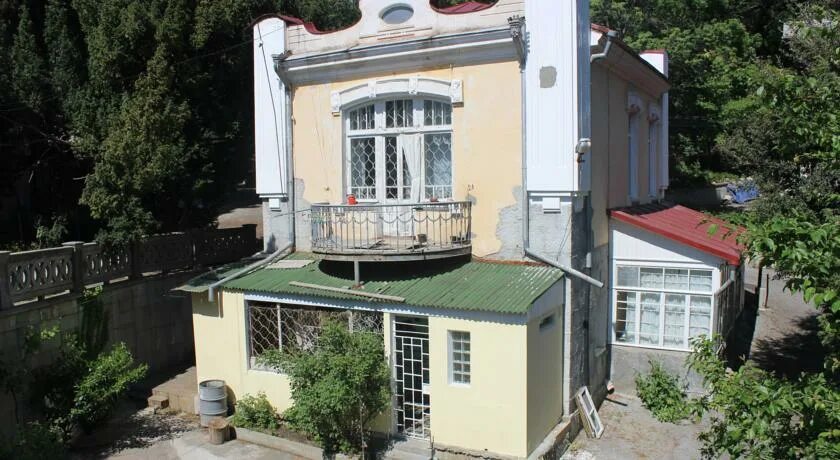 Gussi ул свердлова 9 ялта фото Апартаменты На улице Свердлова, Ялта Цены на 2022 год