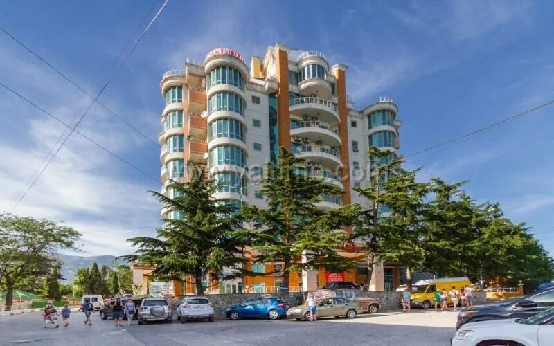 Gussi ул свердлова 9 ялта фото Солнечная двухкомнатная квартира в "Эдинбург Тауэр" - Ялта - Массандровский пляж