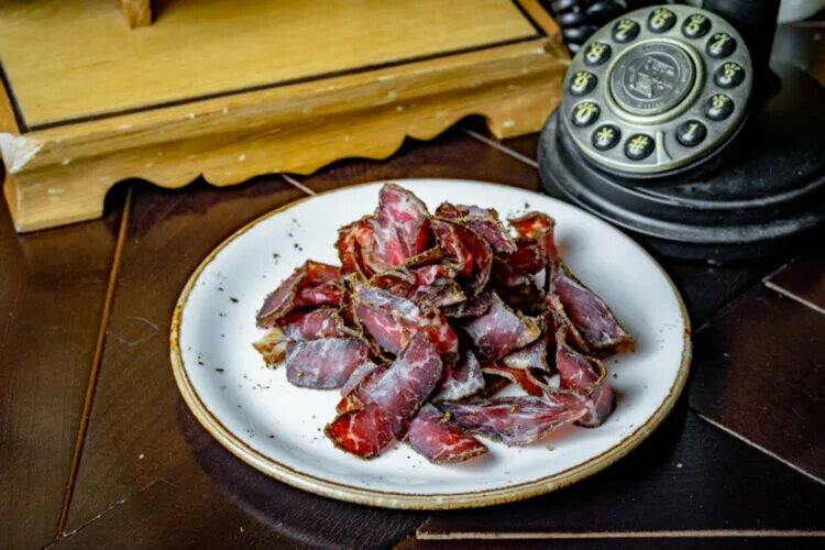 Gustav gustav ул ленина 49 фото Бастурма - Густав и Густав, доставка из ресторана-пивоварни