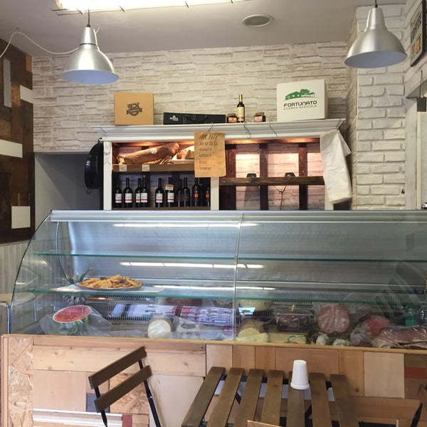 Gusto bakery океанский просп 12 владивосток фото Gusto Più Chef&Bakery - Piazza Ponte Lungo 18/19