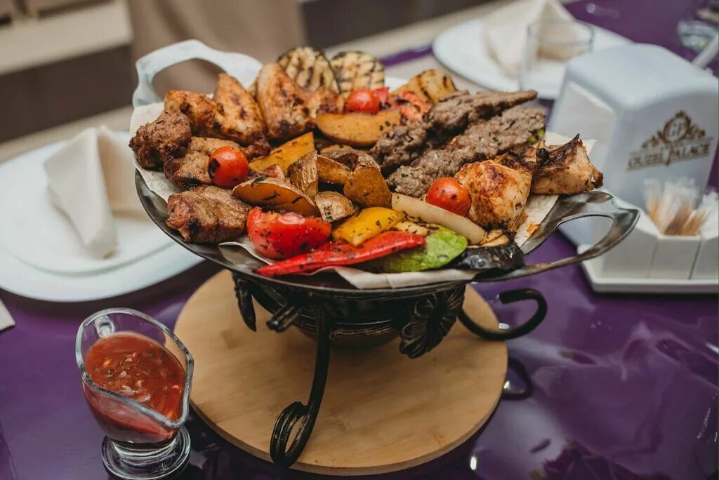 Guzel palace ул космонавтов 55 курган фото Guzel Palace, restaurant, Kurgan, Kosmonavtov Street, 55 - Yandex Maps