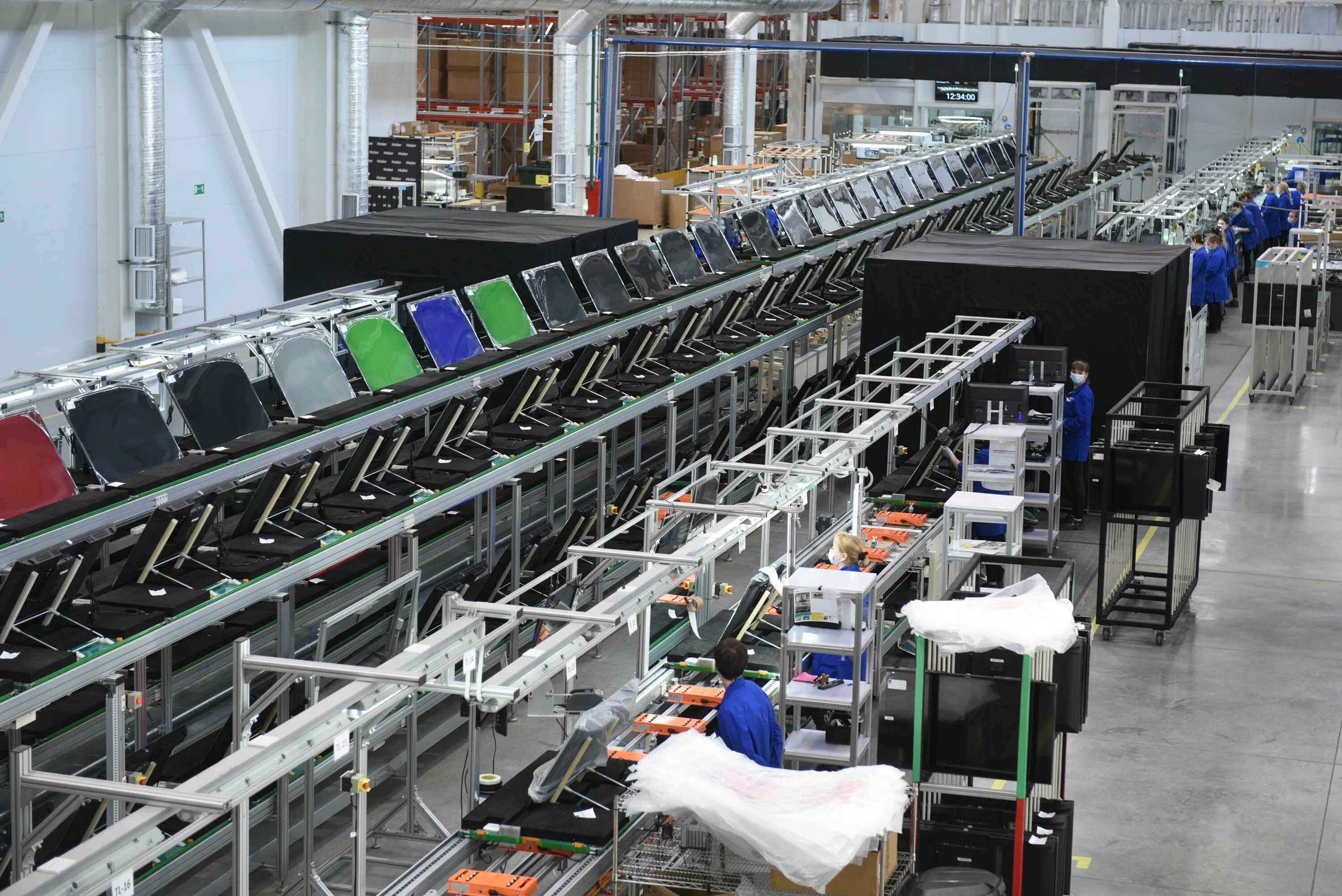 Haier промышленная ул 130а фото Рустам Минниханов оценил производственные мощности предприятий в Челнах / Набере