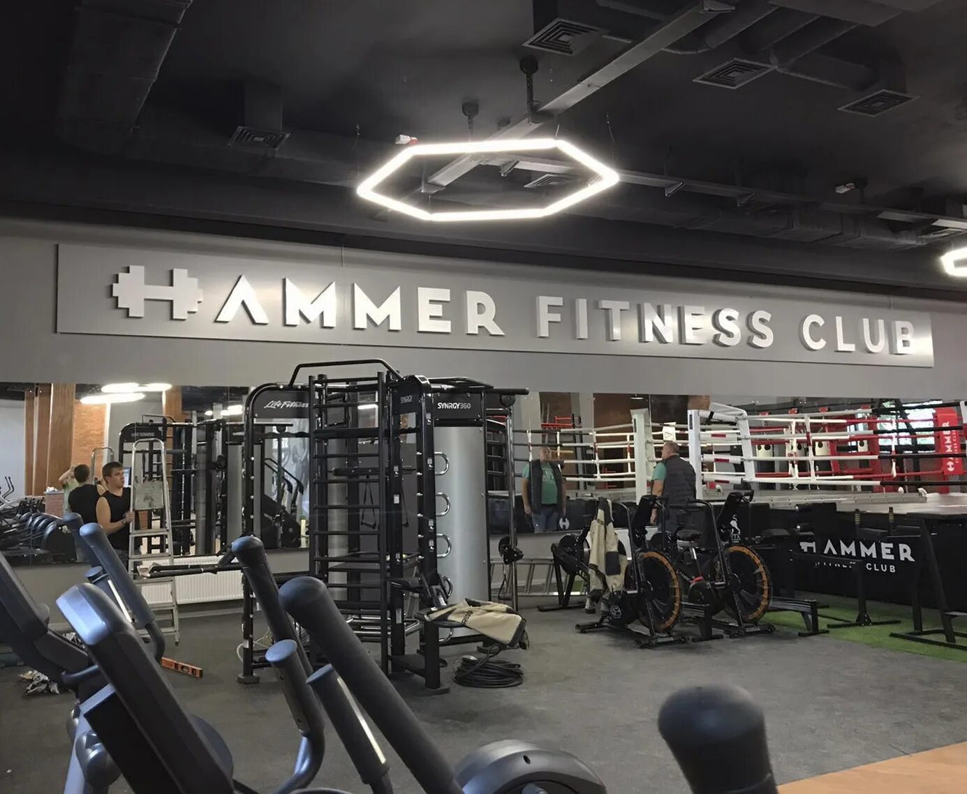 Hammer fitness club летняя ул 17 фото Стильная реклама, для стильного клуба Hammer. Там вы можете не только получить у