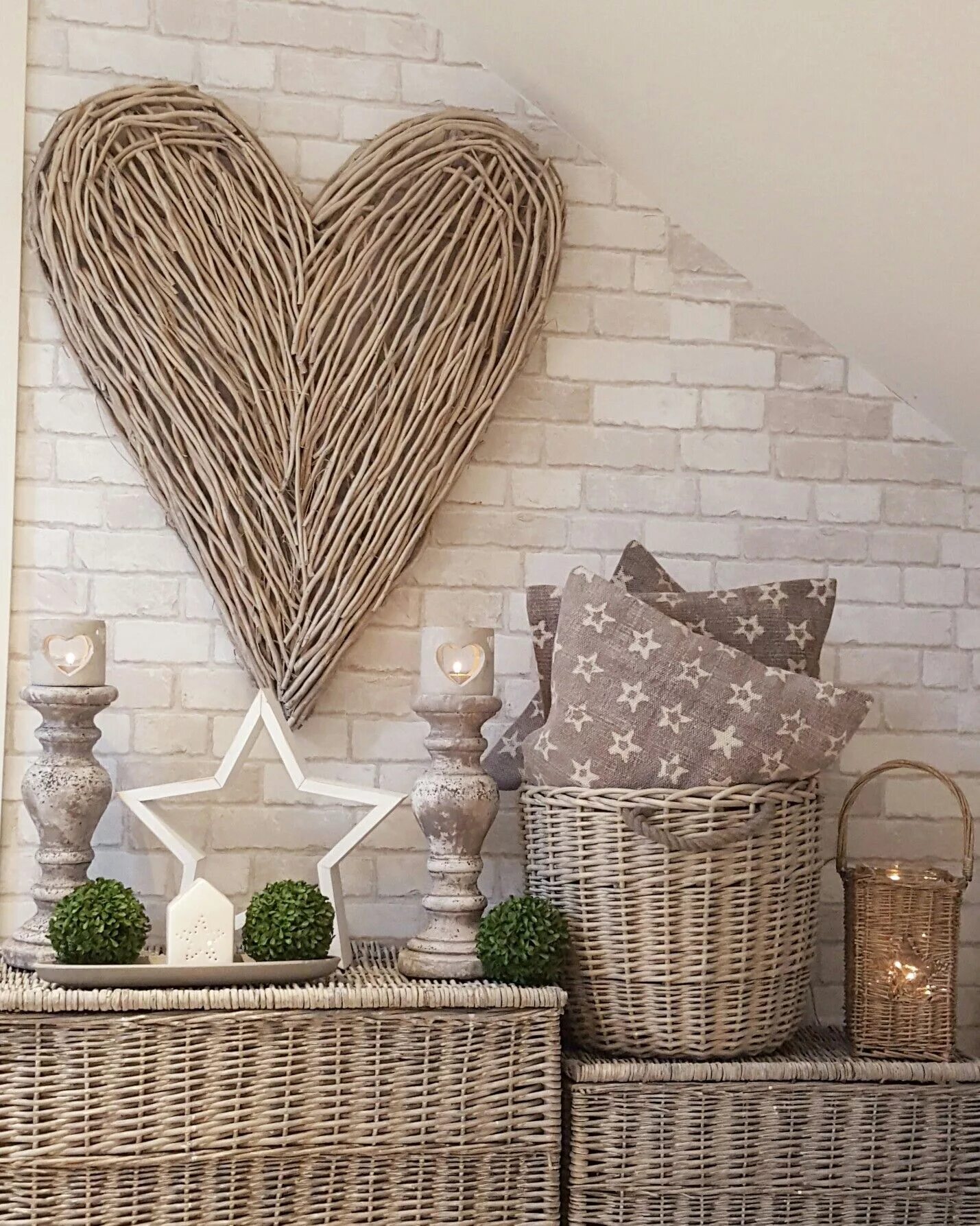 Handmade декор для дома Trunks...baskets...extra large wicker heart...our best sellers.. Indoor wicker f
