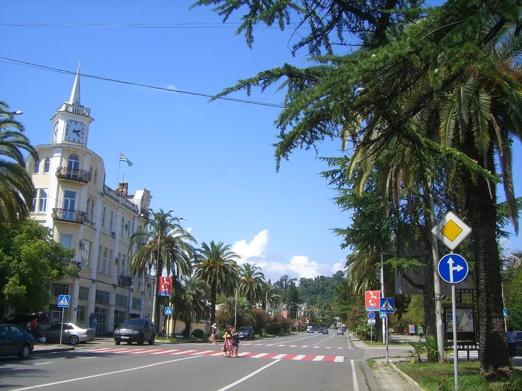 Happy end сухум проспект леона фото Проспект Леона - Арриво