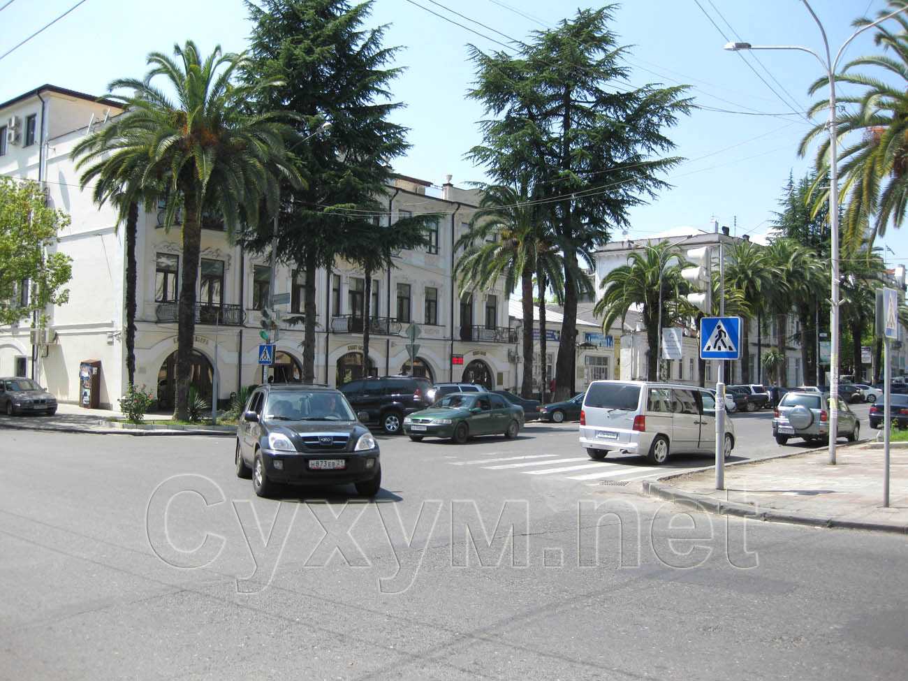 Happy end сухум проспект леона фото Перекрёсток проспект Леона - улица Н. Лакоба - Проспект Леона - Сухум