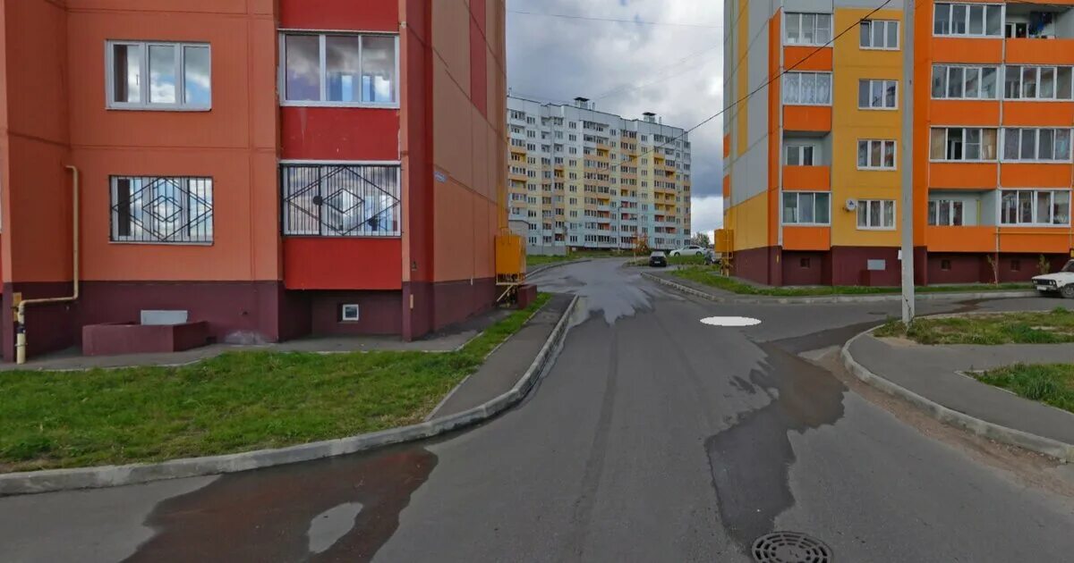 Happy house микрорайон королевка 9б фото На Королевке в Смоленске местная УК раскопает дорогу - "Важное в Ярцеве"