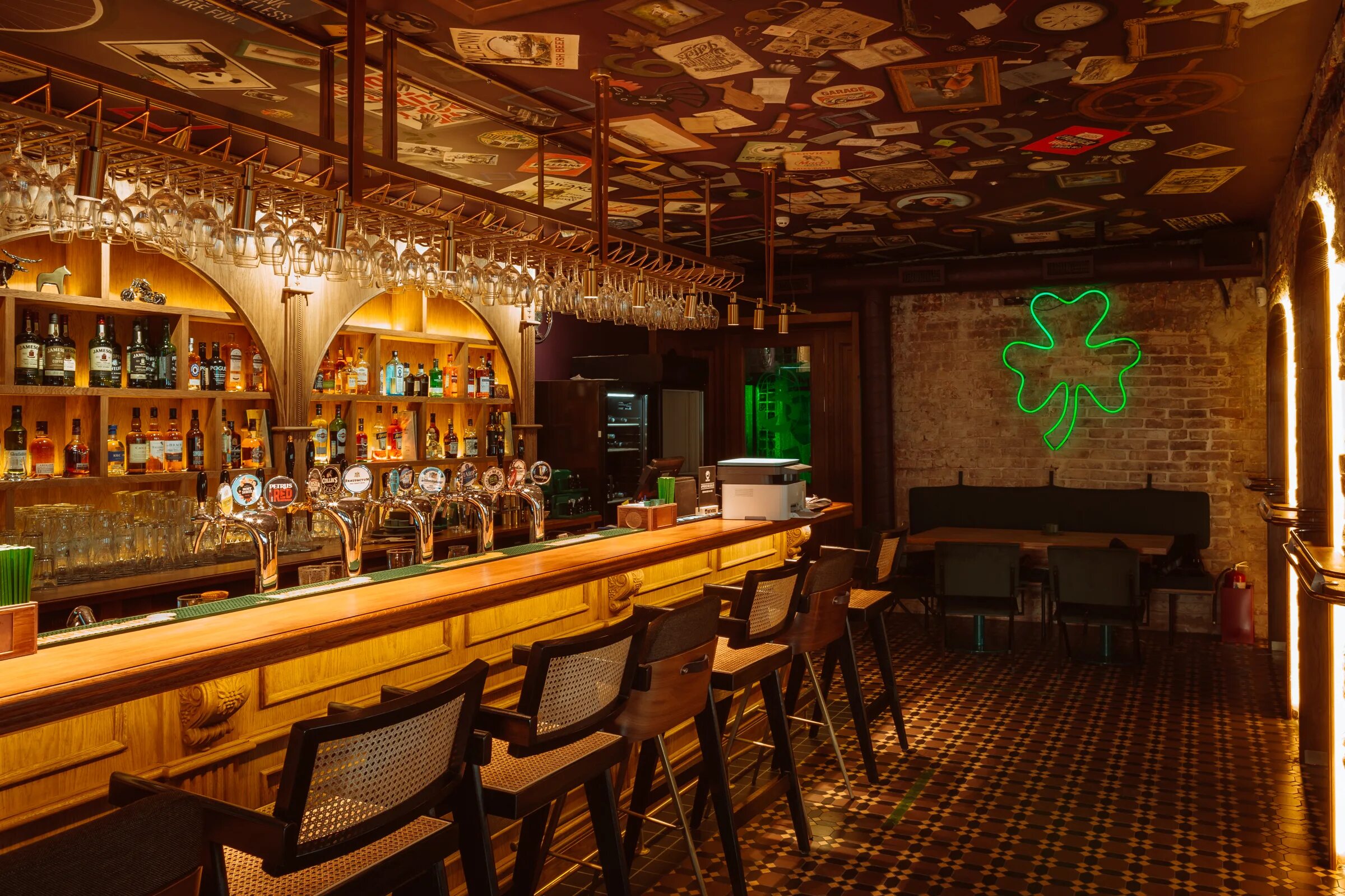 Harat s pub ул покровка 6 фото Паб Cocky's у метро Чистые пруды в Москве: фото, отзывы, адрес, цены - Афиша–Рес