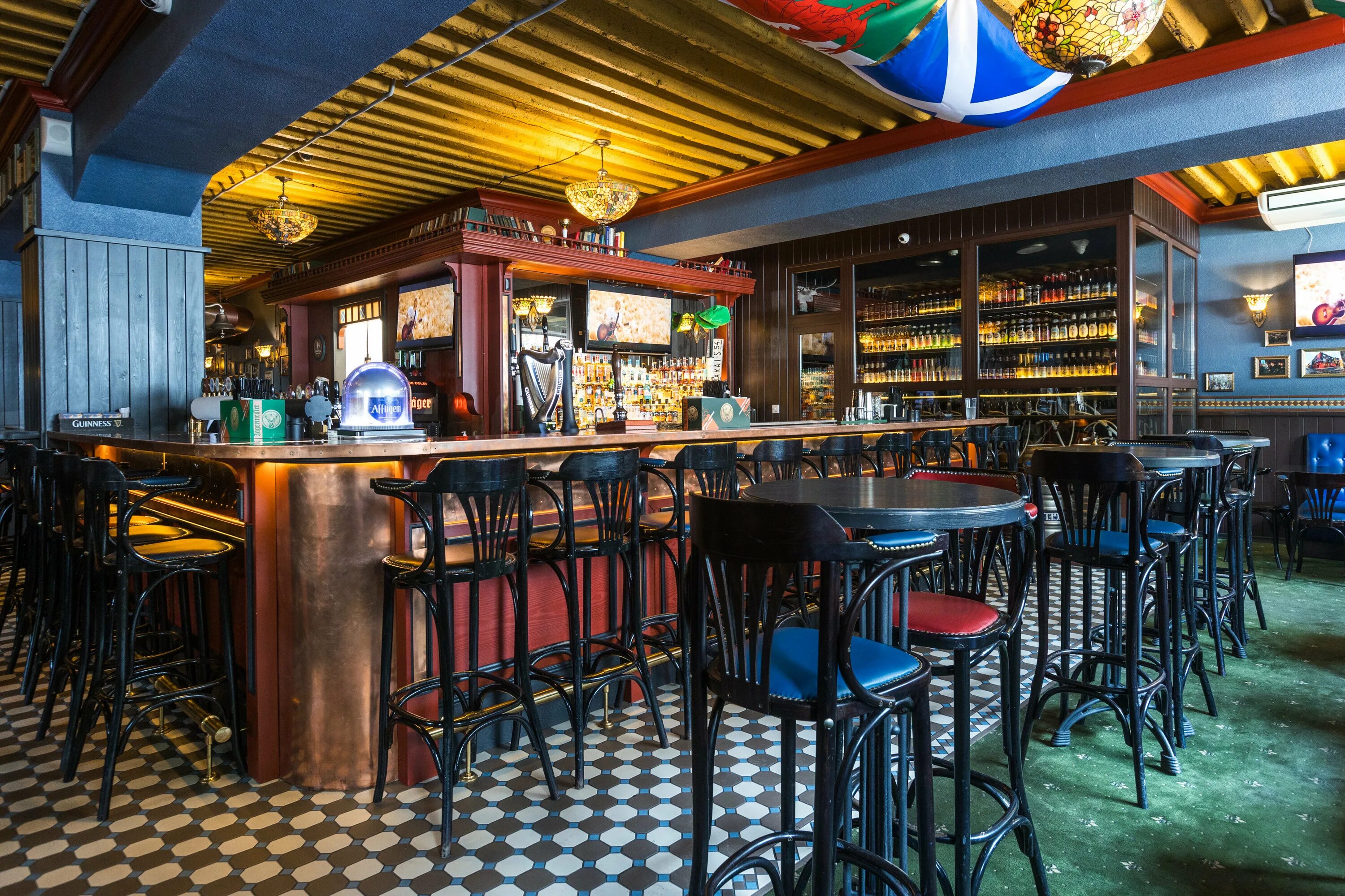 Harats советская ул 18 фото Особенности Harat’s в Новосибирске, Советская улица, 18 - Яндекс Карты