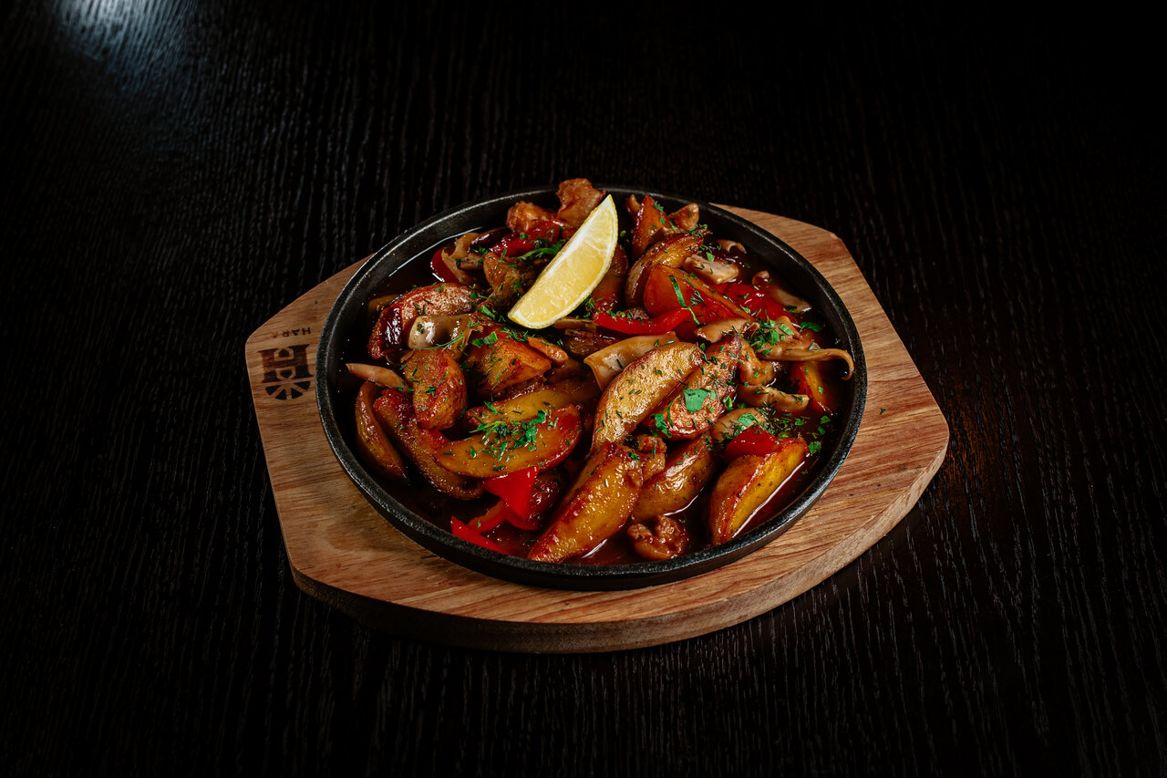 Harats ул желябова 1 тверь фото Foto: Harats, restoran, Tver, Zhelyabova Street, 1 - Yandex Maps