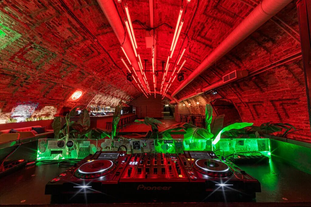 Hard rock конюшенная площадь 2в фото Temporarily closed: Gas Klub, nightclub, Saint Petersburg, Konyushennaya Square,