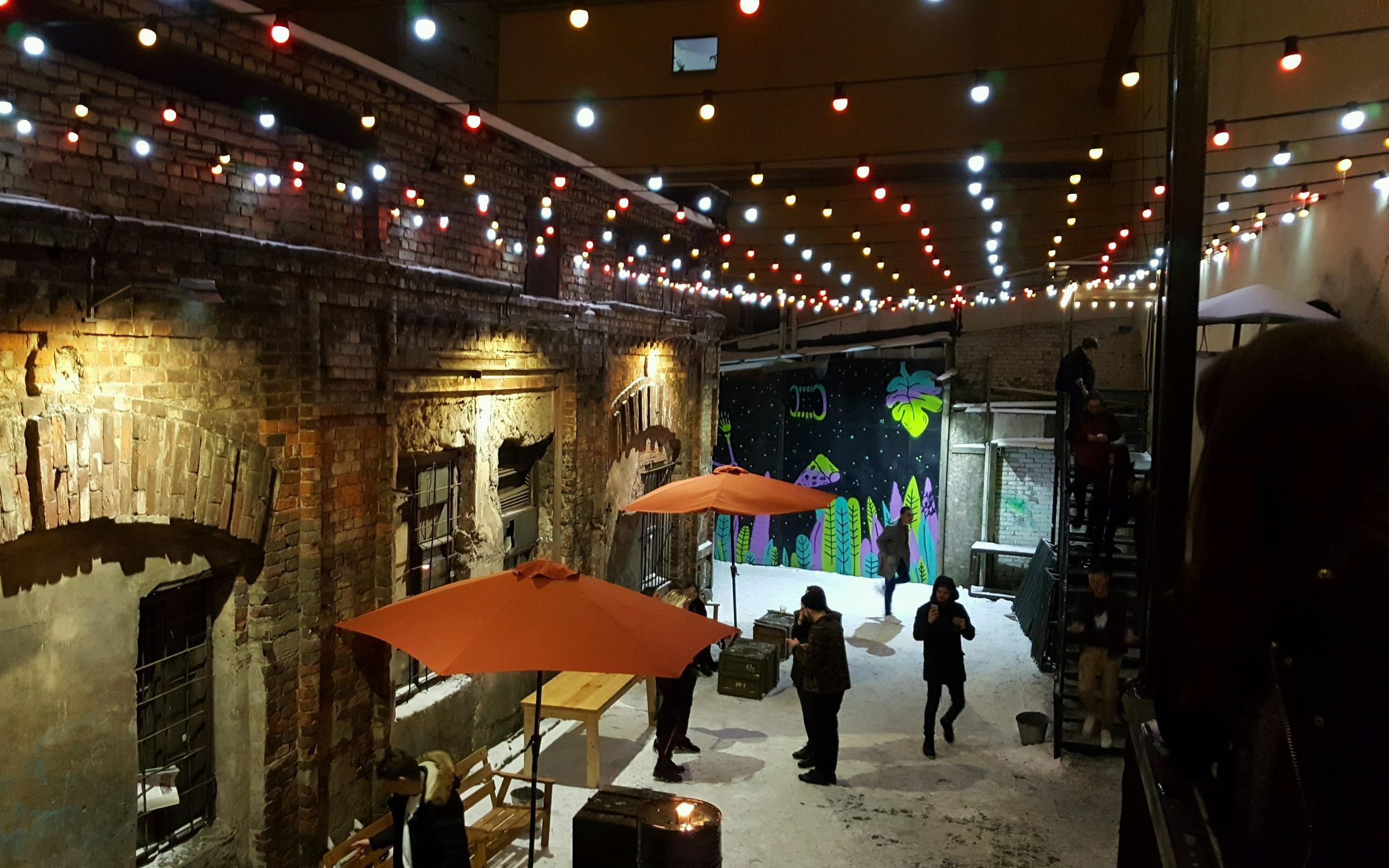 Hard rock конюшенная площадь 2в фото Клуб ТАНЦПЛОЩАДКА на Конюшенной площади, 2 - отзывы, фото, цены, телефон и адрес