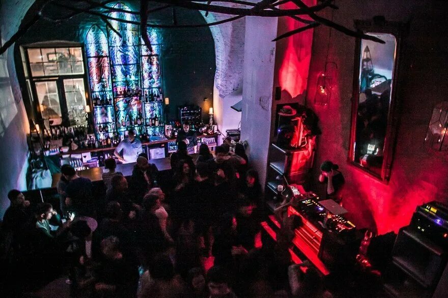 Hard rock конюшенная площадь 2в фото Бар VNVNC Blog Fiesta