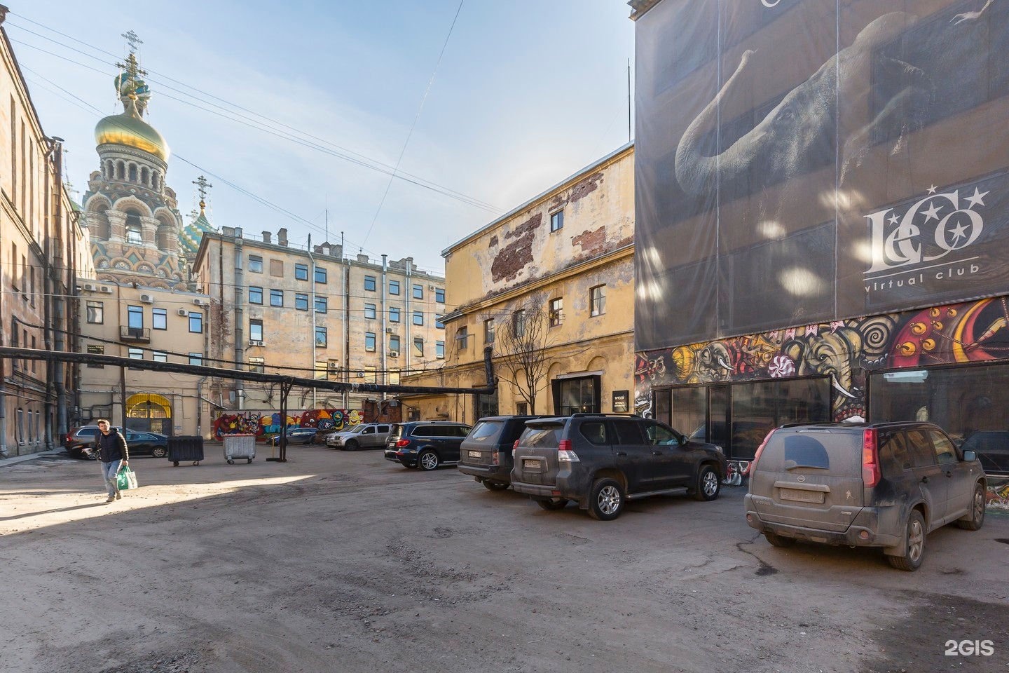 Hard rock конюшенная площадь 2в фото Ангар конюшенная площадь 2в фото