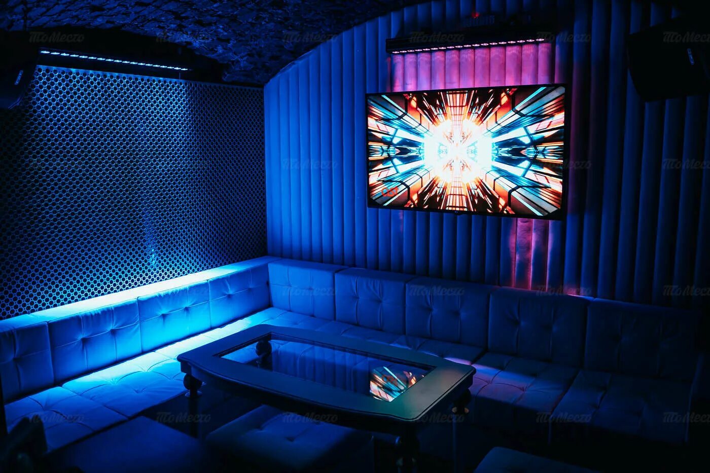 Hard rock конюшенная площадь 2в фото Караоке клуб Роял Нева (Royal Neva) на Конюшенной площади (м. Невский проспект):