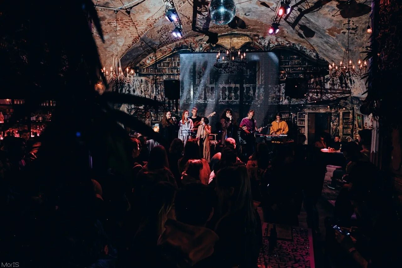 Hard rock конюшенная площадь 2в фото Ночной клуб "History Club" - отзывы, фотографии, меню Конюшенная площадь, 2В, Са