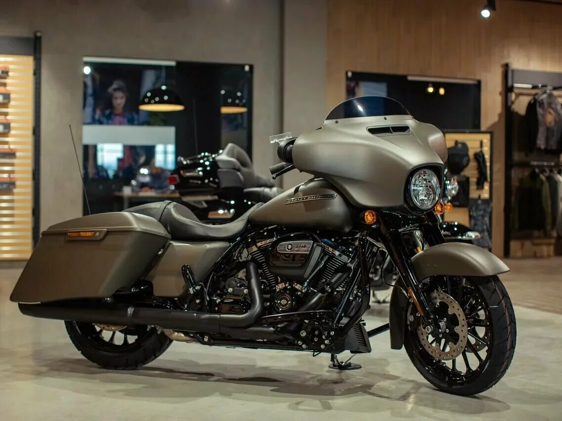 Harley davidson lahta приморский просп 80 фото Купить новый Harley-Davidson Street Glide инжектор 6 передач в Санкт-Петербурге: