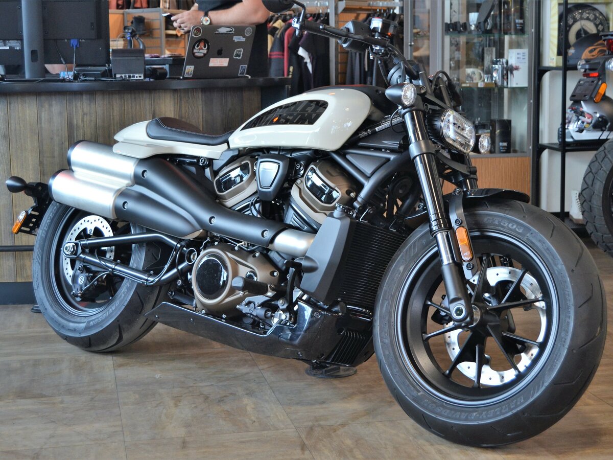 Harley davidson lahta приморский просп 80 фото Купить новый Harley-Davidson Sportster S инжектор 6 передач в Новосибирске: белы