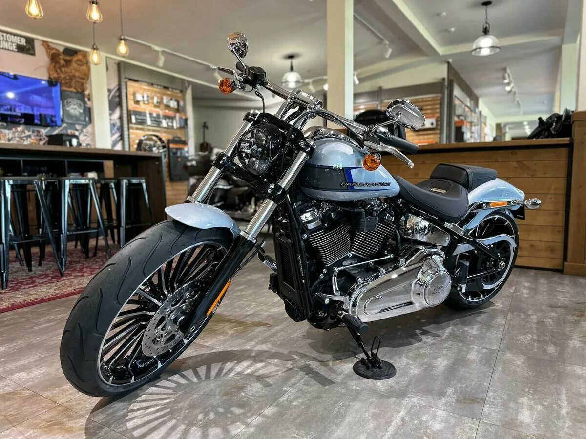 Harley davidson lahta приморский просп 80 фото Купить новый Harley-Davidson Breakout инжектор 6 передач в Новосибирске: серебри