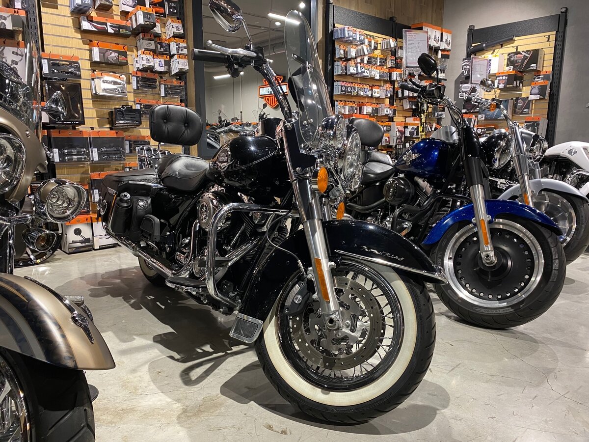 Harley davidson lahta приморский просп 80 фото Купить б/у Harley-Davidson Road King инжектор 6 передач в Санкт-Петербурге: чёрн