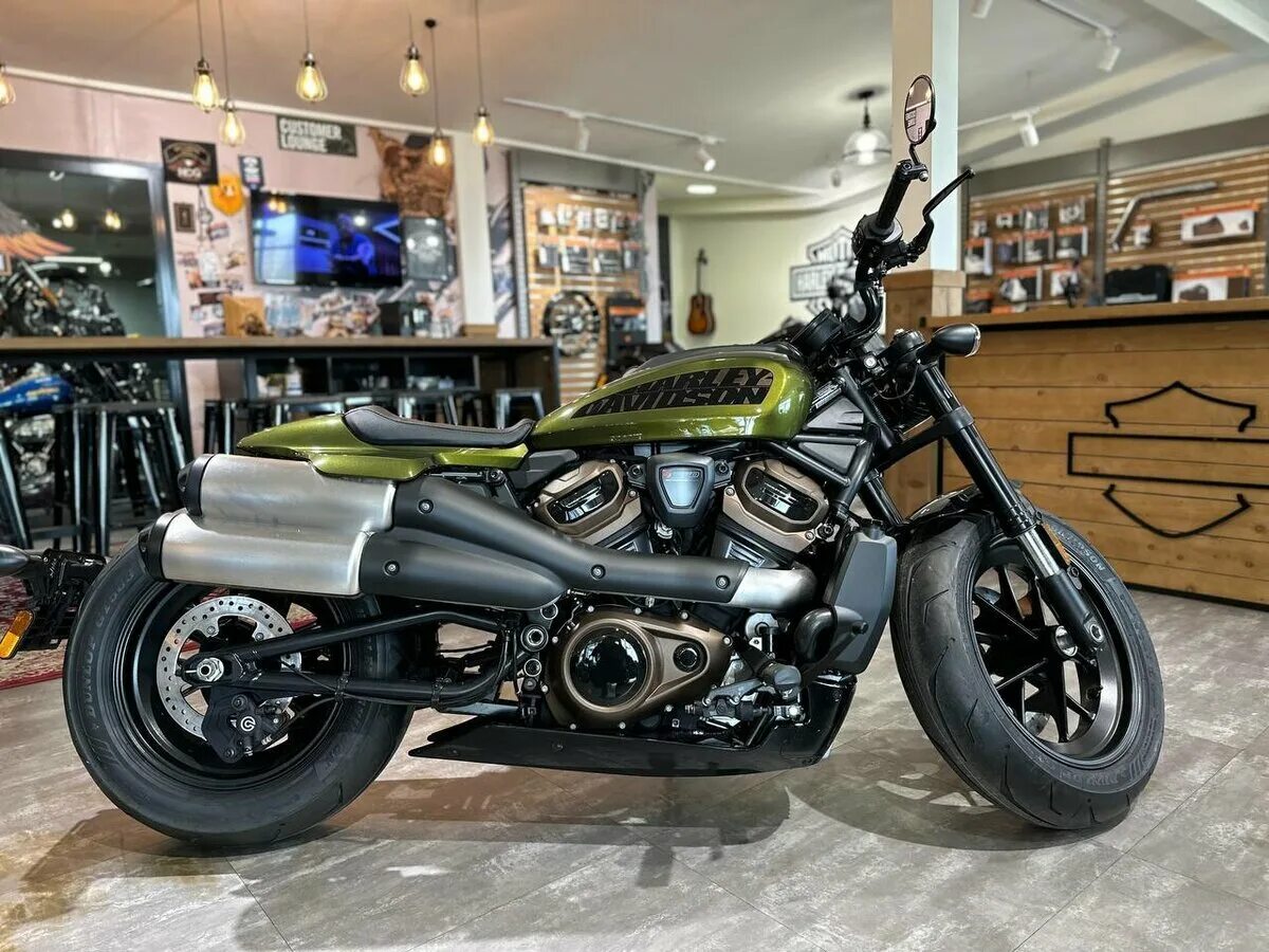 Harley davidson lahta приморский просп 80 фото Купить новый Harley-Davidson Sportster S инжектор 6 передач в Казани: зелёный до