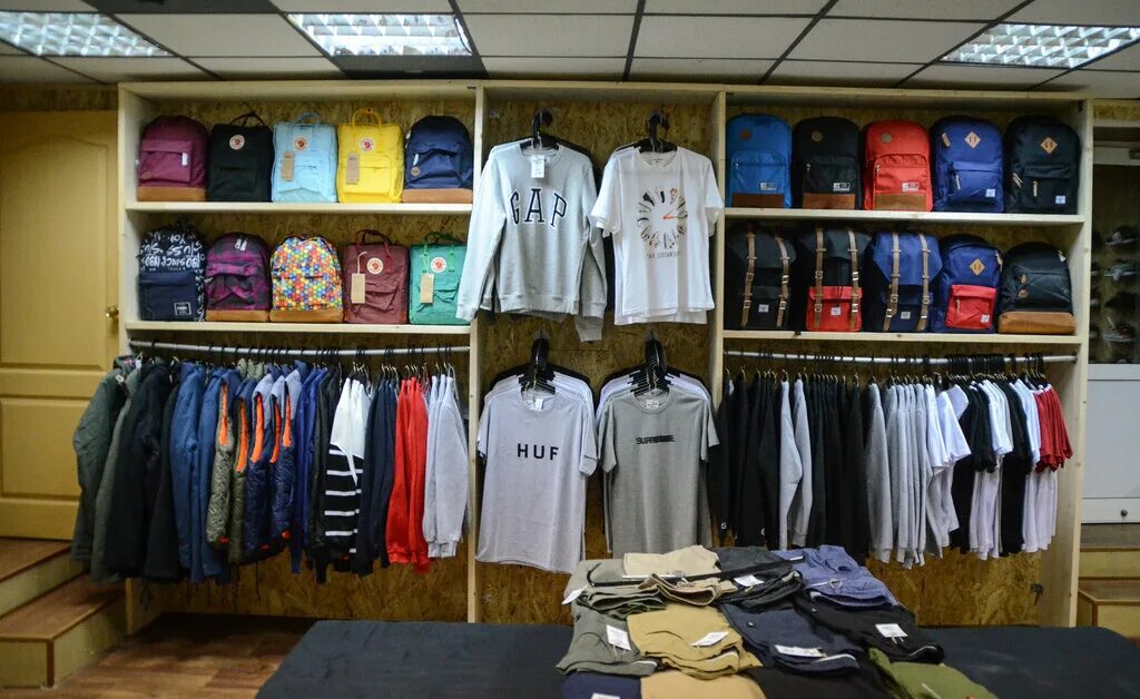 Hasky shop чистопольская ул 22 казань фото Panorama: Sneakers store, shoe store, City of Kazan, ulitsa Vosstaniya, 115А - Y