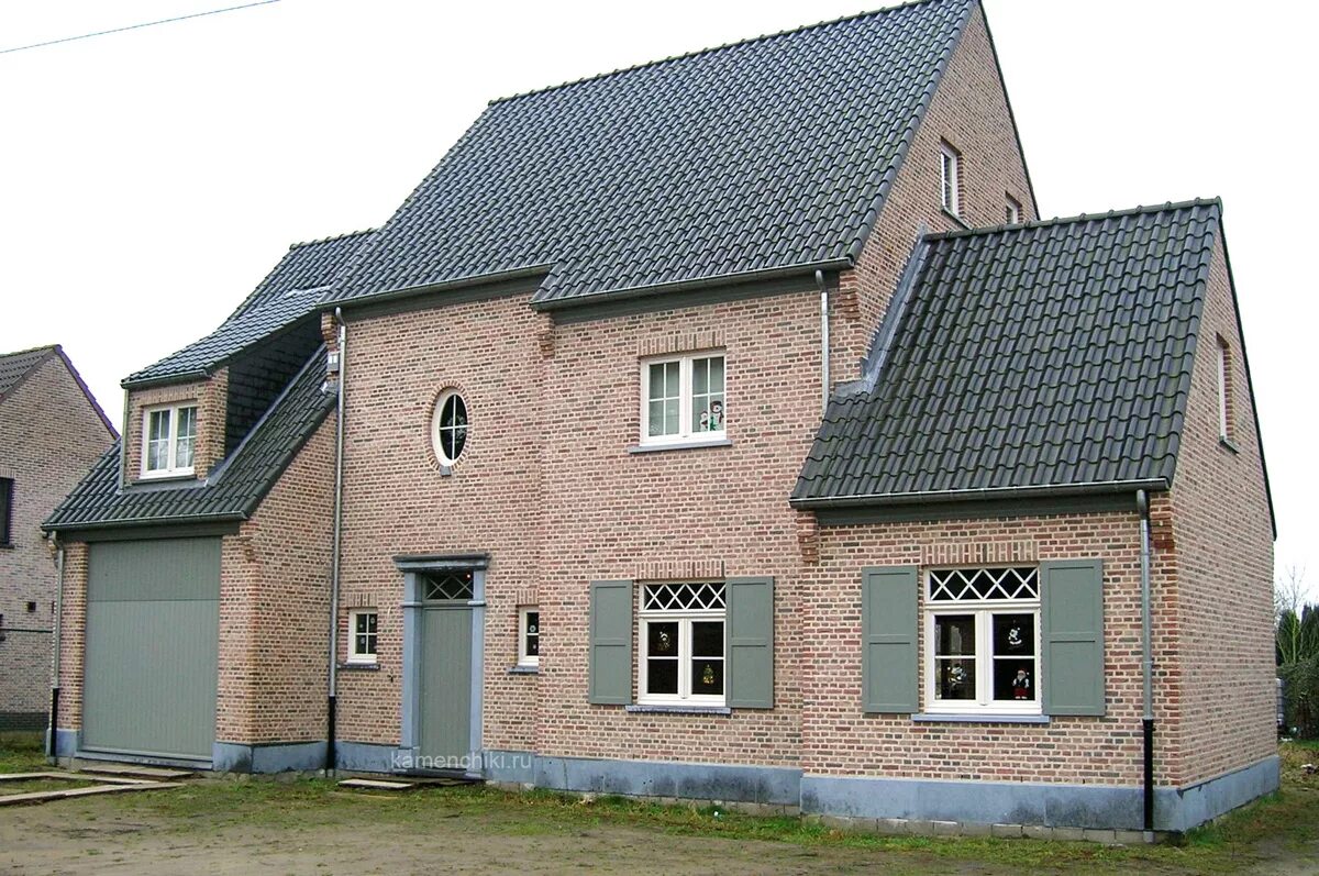 Hauberk готический кирпич фото Каменщики.RU - Облицовка дома кирпичом Укладка кирпича ручной формовки, клинкерн