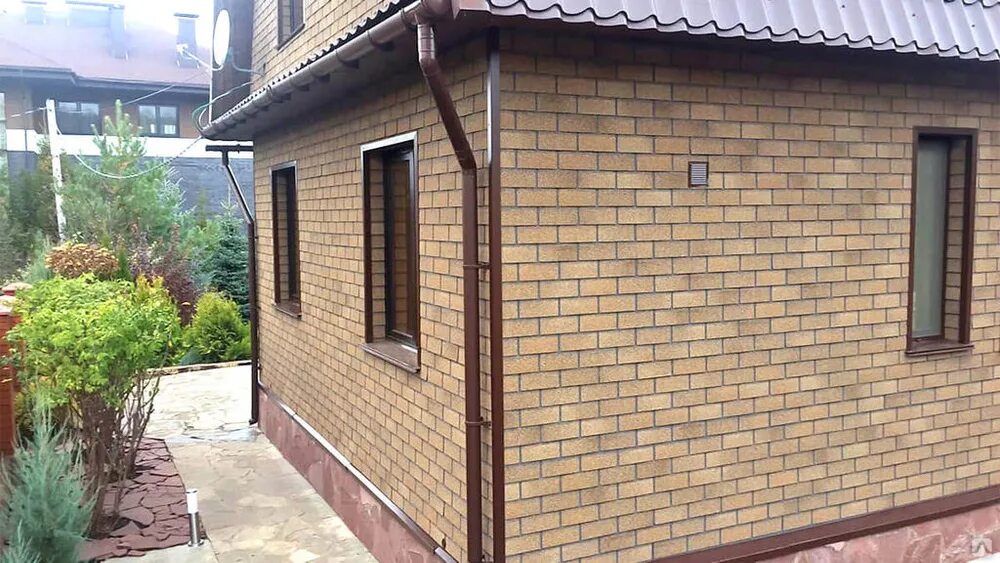 Hauberk песчаный кирпич фото домов Фасадная плитка HAUBERK Кирпич Песчаный купить оптом за 775 руб./кв.м в Ростове-