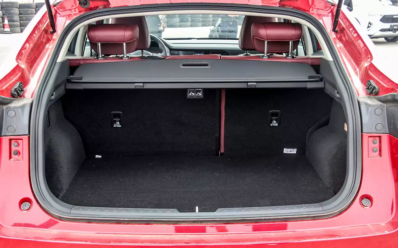 Haval f7 багажник фото Новые "молодежные" кроссоверы: экспресс-тест Haval F7 и F7x