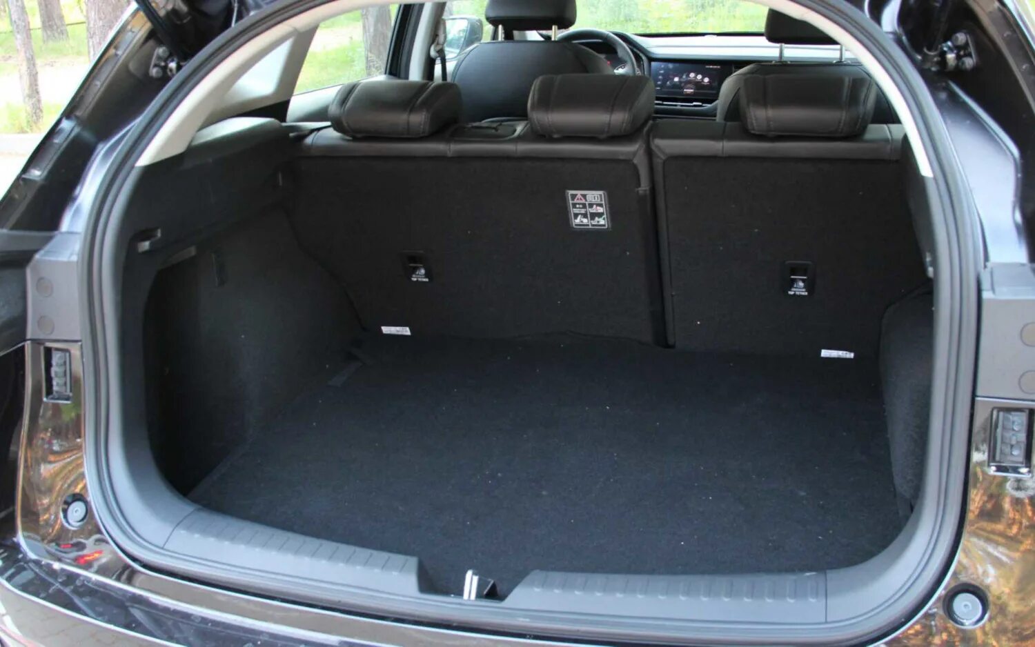 Haval f7 багажник фото Comparison - GMC Acadia AT4 2020 - vs - Haval F7 ELITE 2020 SUV Drive