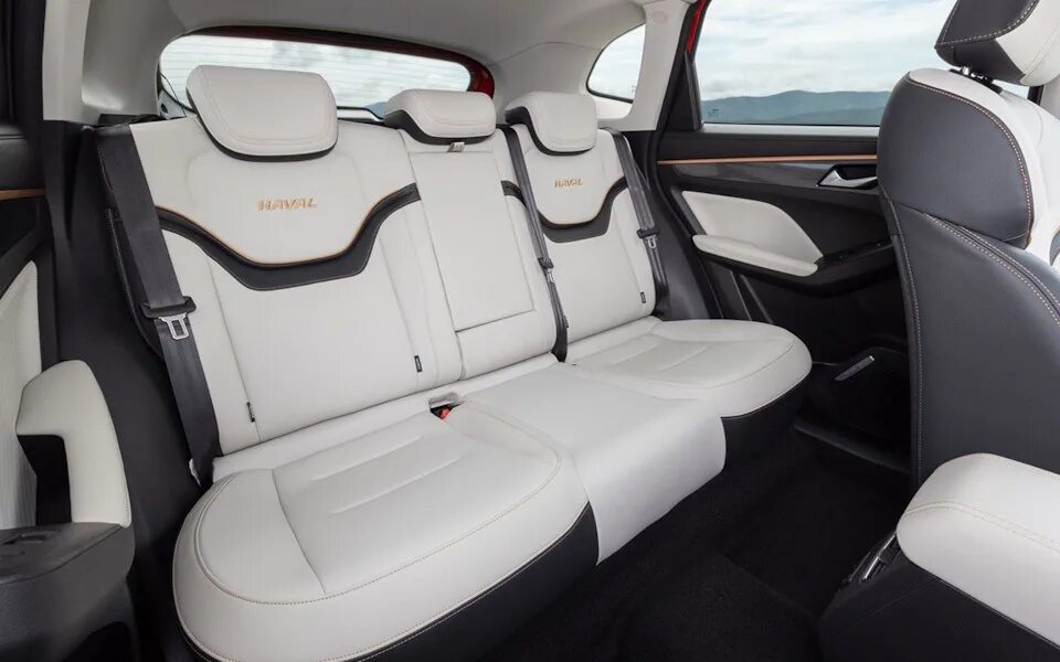 Haval jolion фото салона Серый ему к лицу - Haval Jolion, 1,5 л, 2023 года аксессуары DRIVE2